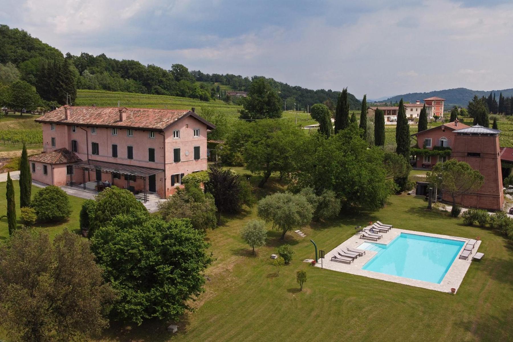 Tenuta Perusini Corno di Rosazzo Buitenkant foto
